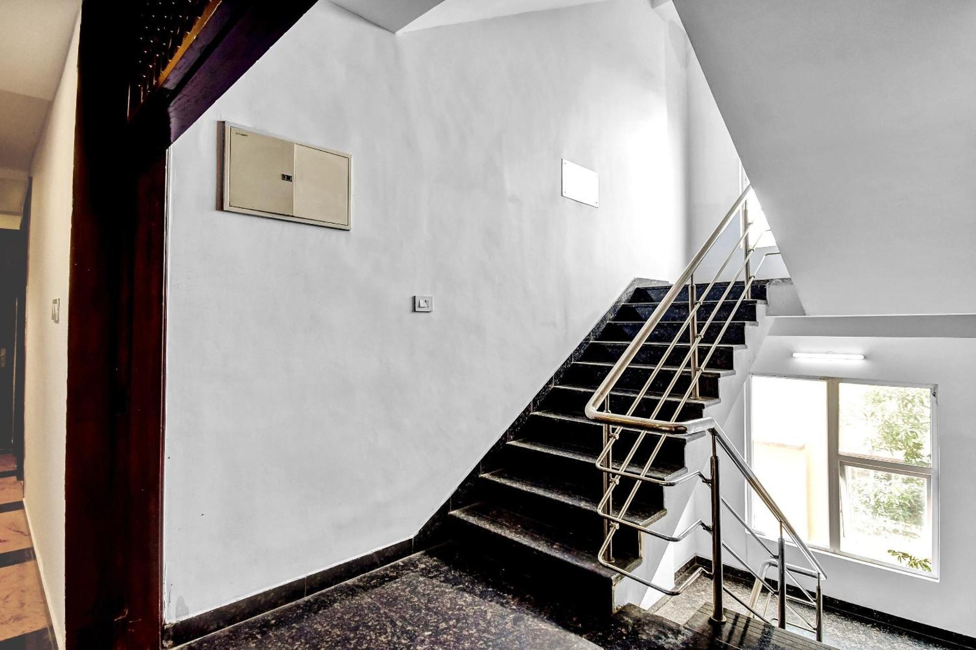Super Townhouse All In One コルカタ エクステリア 写真