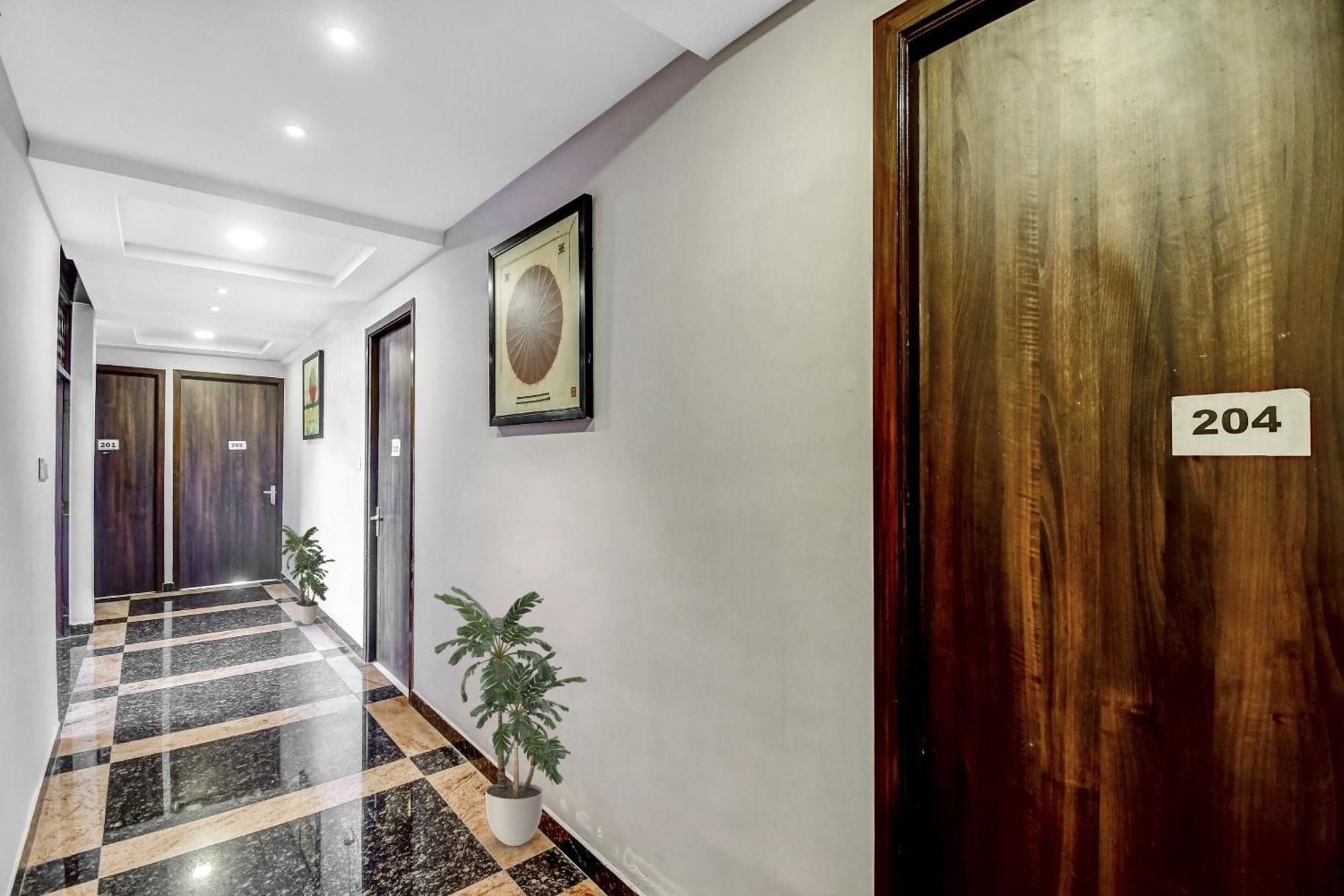 Super Townhouse All In One コルカタ エクステリア 写真